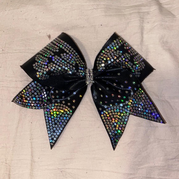 Cheer bow - Picture 1 of 1